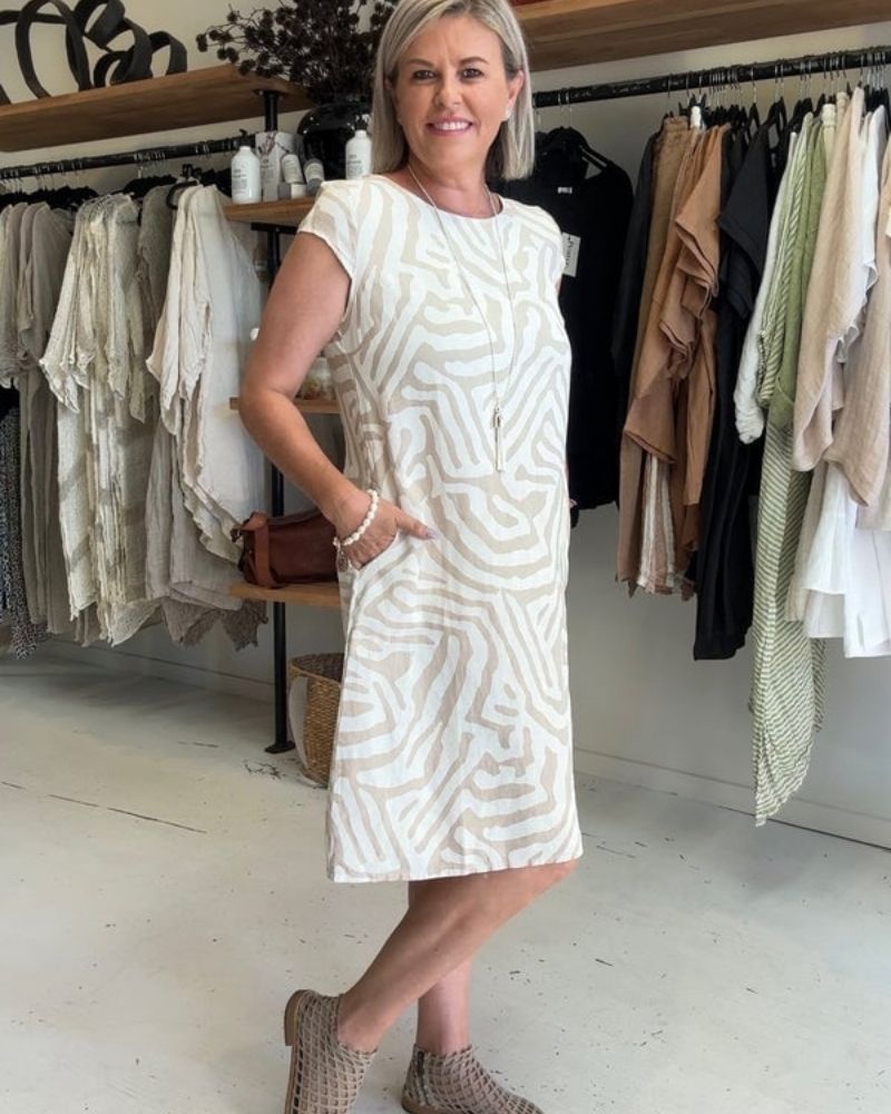 Annabel | Summer dress with a round neck and beautiful print