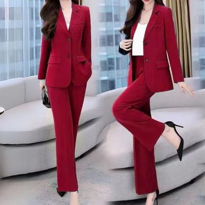 Laura | Elegant Women's Outfit
