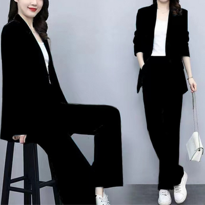 Laura | Elegant Women's Outfit