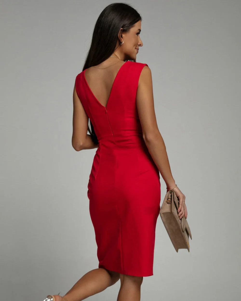 Simona | Design with a V-neck and elegant slit