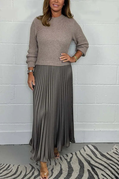 Stella | Maxi dress with sweater and pleated skirt